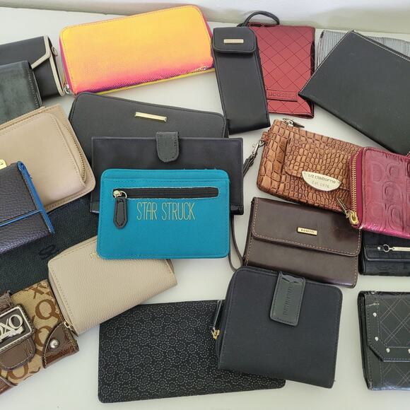 Bundle Huge lot 20+ Wallets Faux leather Vintage Fair To Excellent - Picture 3 of 7